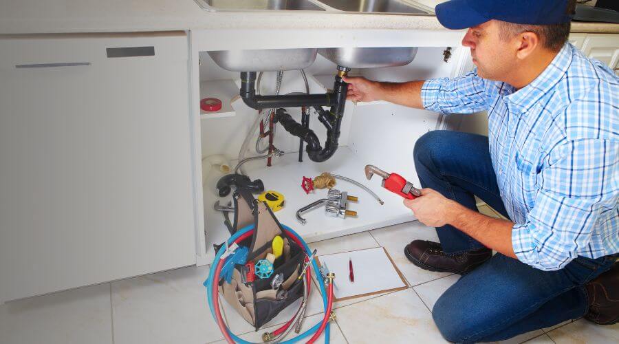 Expert burst pipe repair services in Reklaw, TX
